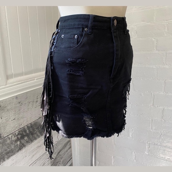 Kate Moss style denim skirt with fringe - Picture 4 of 7